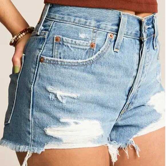 Levi’s 501 High Rise Distressed Denim Cutoff Shorts Raw Hem Size 30 - Picture 2 of 9